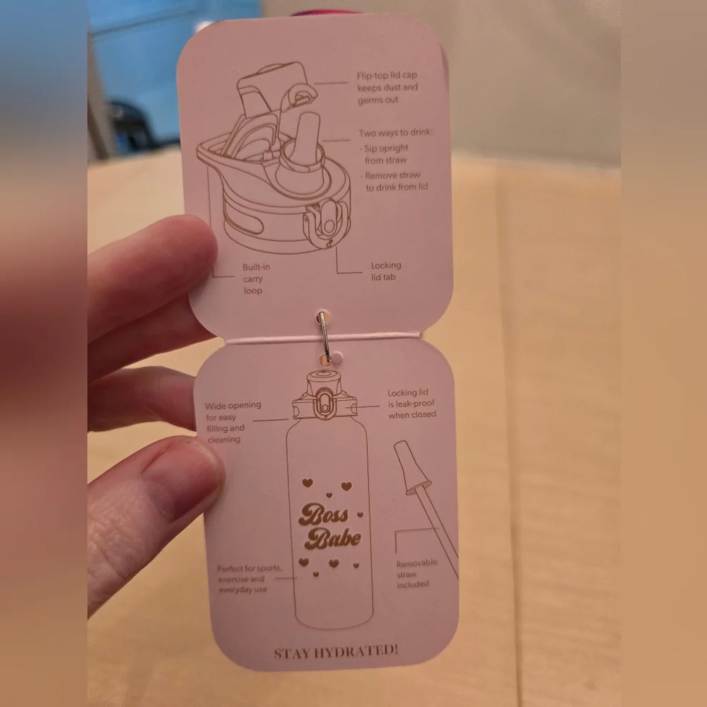 Paris Hilton NWT Boss Babe Pink Heart Water Bottle - Picture 6 of 7